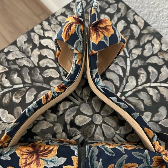 Sam Edelman Yaro Ankle Strap Sandal Heel in Baltic Velvet Fall Floral Block Heel - Picture 6 of 8